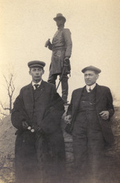 Koreshans Calvin Bankert and Claude Rahn at the Gettysburg National Military Park.