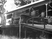 Unloading barrels