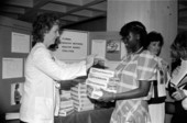 Organization uses apple pies to gain attention for health issues - Tallahassee, Florida