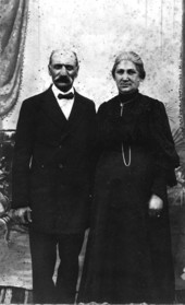 Eli and Esther Argintar while still in Romania.