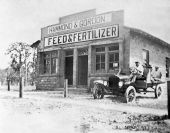 Hammond and Gordon Feed and Fertilizer - Fruitland Park, Florida