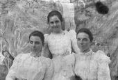 Cora and Zola Jolly with Edna Pardee - Micanopy, Florida