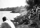 Crowd at Neal's Landing for a boat race - Blountstown, Florida