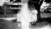 Turner children and cousins in front of home.
