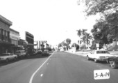 Street scene with commercial strip in Bradenton