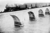 Train on Long Key viaduct