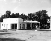 Pure Oil Co. gas station on United States Highway 27 at Second St. in Haines City, Florida.