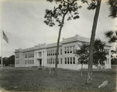 Melbourne High School building.