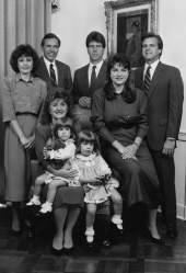 Portrait of Florida Governor Bob Martinez and his family.