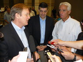 State Senate budget chairman JD Alexander, R-Lake Wales, discussing state budget issues with Governor Charlie Crist.