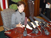 Chief Financial Officer Alex Sink speaking at a news conference in her office about Florida's home foreclosure problem - Tallahassee, Florida.