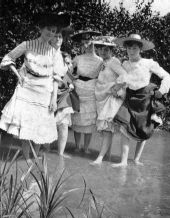 Women showing their ankles - Pensacola, Florida.