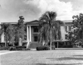 Front view of the Hardee County Courthouse - Wauchula, Florida