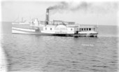 Paddle steamer "Caloosa" steering on the water