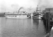 Steamboats "Jeanette Scott" and "Favorite"