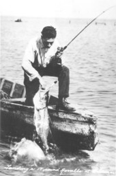 Man landing a 17 pound robalo fish - Oldsmar, Florida