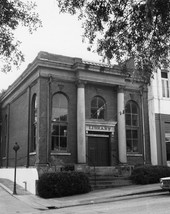 David S. Walker Library building at 209 E. Park Ave. in Tallahassee, Florida.