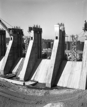 Construction of the Jim Woodruff lock and dam