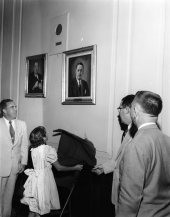 Markleyann Johns unveiling her father's portrait