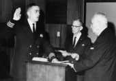 U.S. Navy Commander Ben A. Meginniss taking the oath for admittance to the Florida Bar.