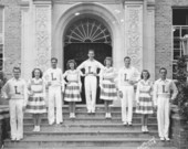 Landon high school cheerleaders
