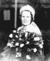 Bride with bouquet.
