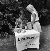 Clint and Susan Wills selling lemonade in Tallahassee.