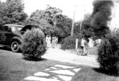 Crowd watching fire at the Los Robles subdivision in Tallahassee, Florida.