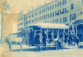 Horse-drawn car in front of the Seminole Hotel in Winter Park.