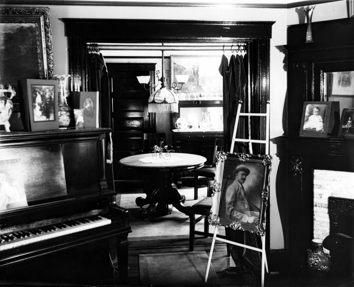 Parlor in Mae Martins home