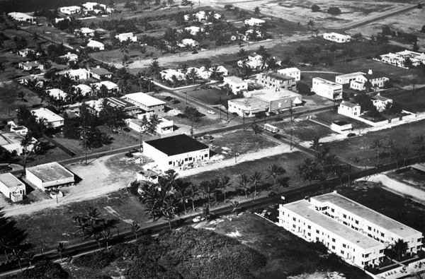 Central business district - Surfside, Florida