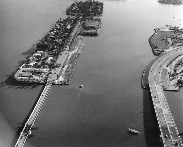 Venetian and MacArthur Causeways crossing the Biscayne Bay.