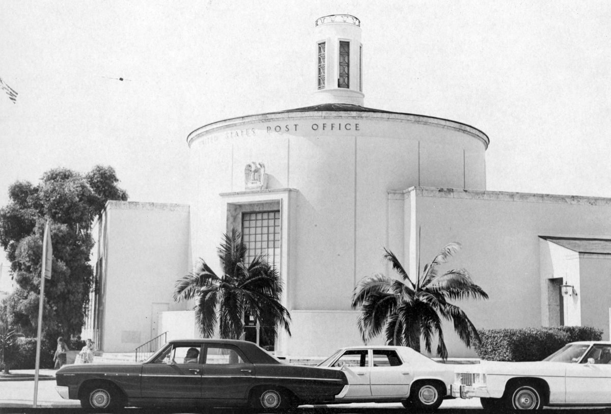 The new post office at Miami Beach.
