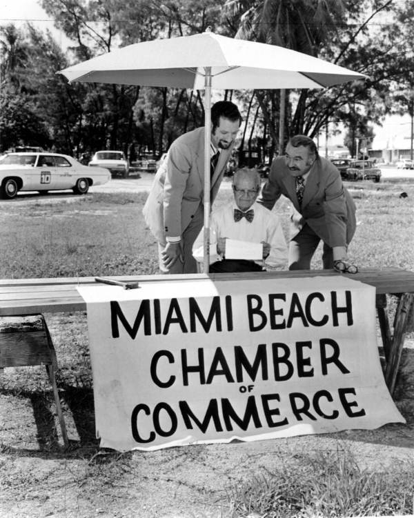 Site of the original Chamber of Commerce - under an umbrella.